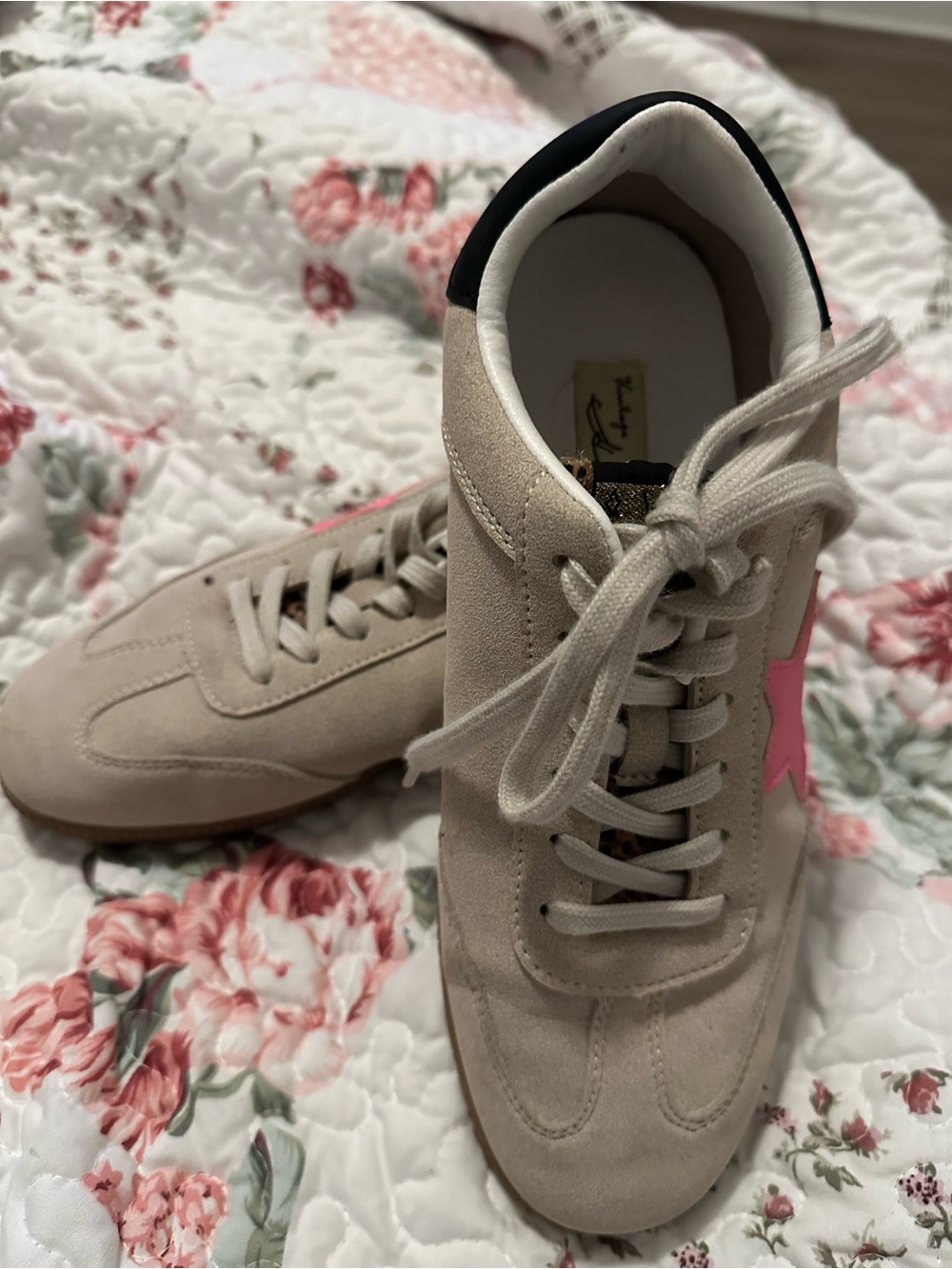 Vintage Havana Beige Suede Sneakers with Pink Star